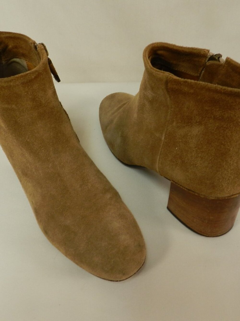 Alberto Fermani suede ankle zip boots booties w/ heel Italy Size Sz 37.5 US 7.5 - Picture 11 of 13